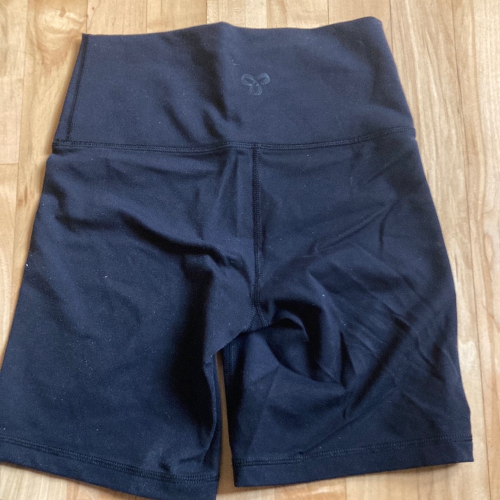 TNA Black Bike Shorts High-Waisted Stretch - Picture 2 of 3